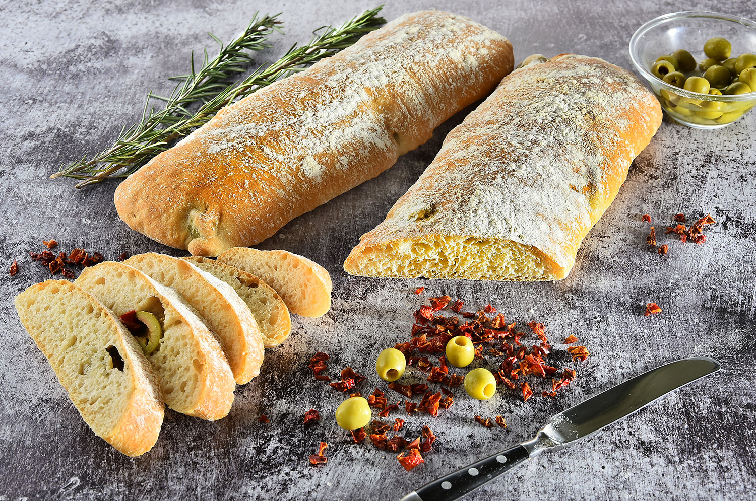 Das italienische Rezept für Oliven Ciabatta mit Germteig