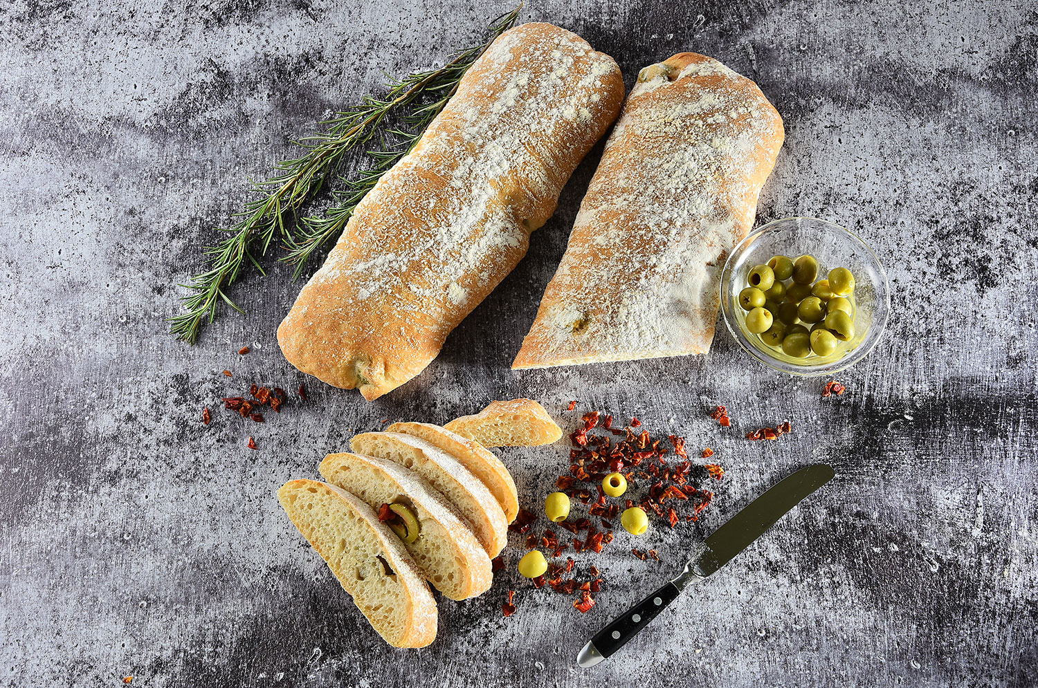 Das italienische Rezept für Oliven Ciabatta mit Germteig