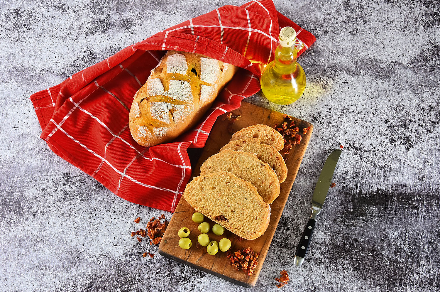 Für eine perfekte Kruste: Unser Toskana Brot Rezept mit Germ